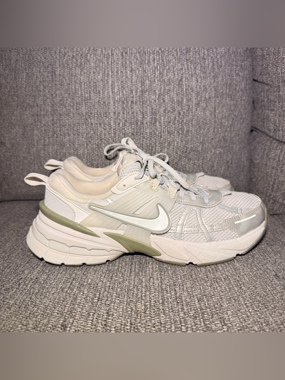 Nike V2K Run  Photon Dust FD0736-006 Women’s shoes sneakers size 11